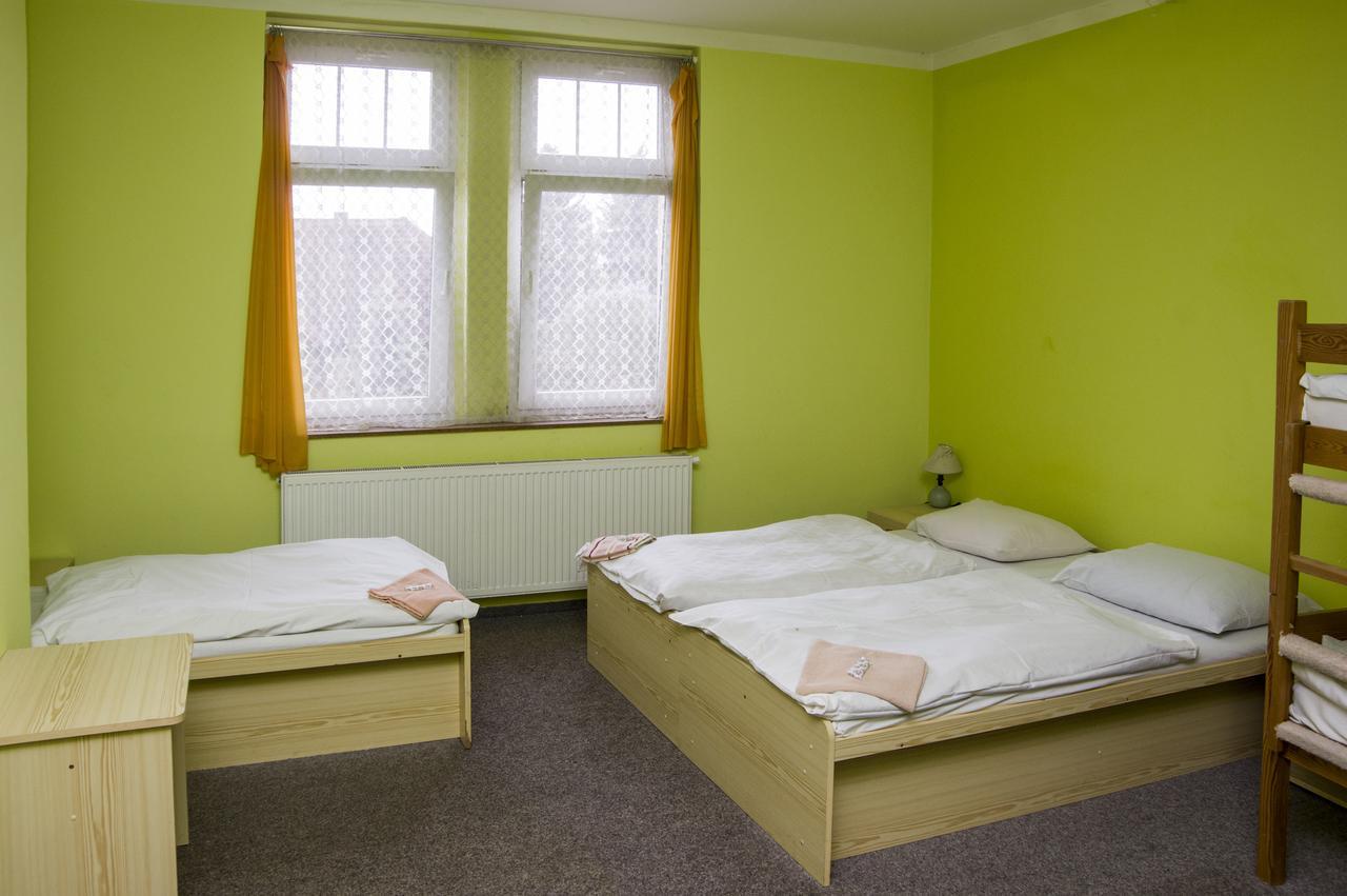 Hotel Modra Hvezda Sadská エクステリア 写真