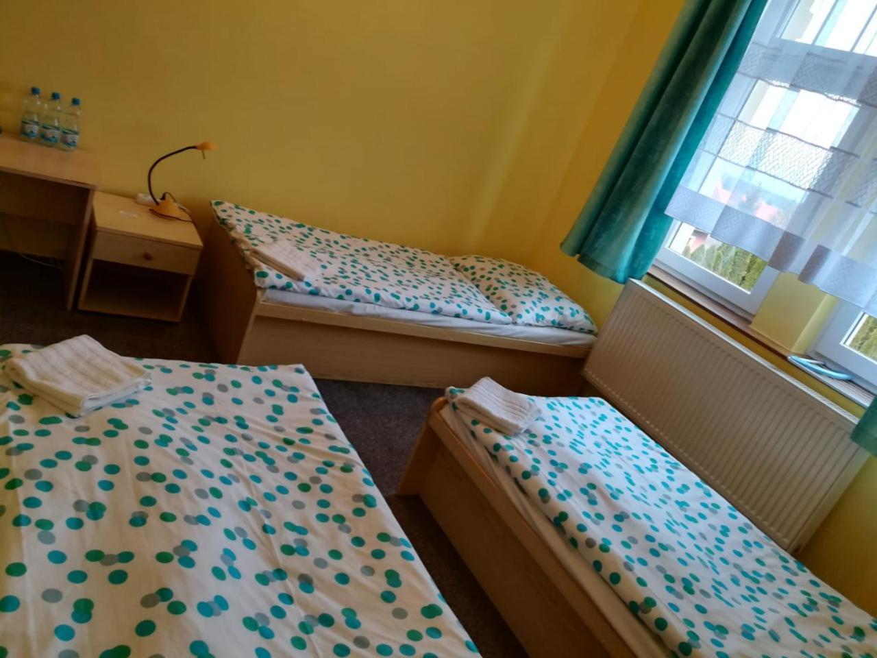 Hotel Modra Hvezda Sadská エクステリア 写真